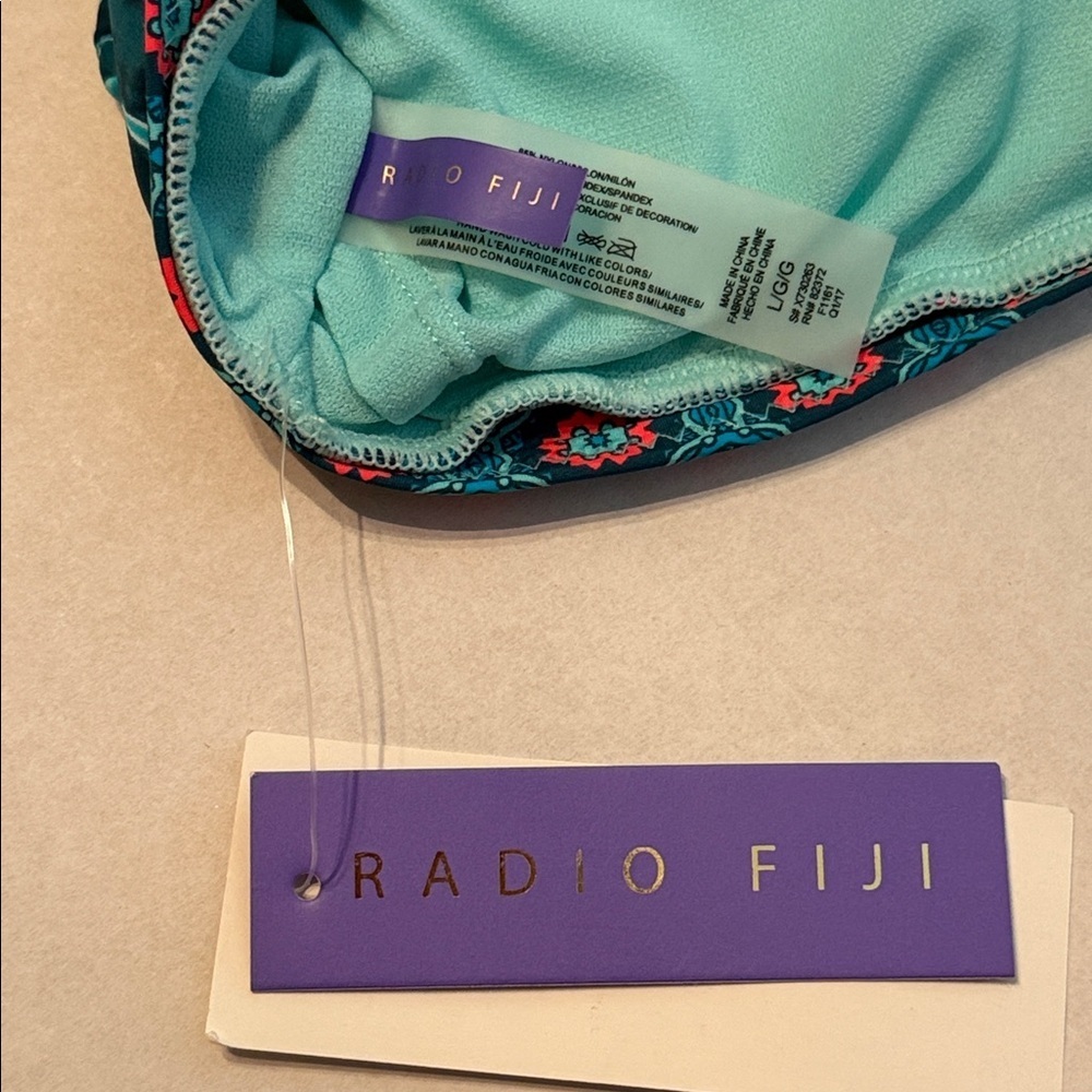 Radio Fiji Women's Yantra High-Neck Bikini Top NEW in Teal Ikat Print Size Large - Picture 5 of 7